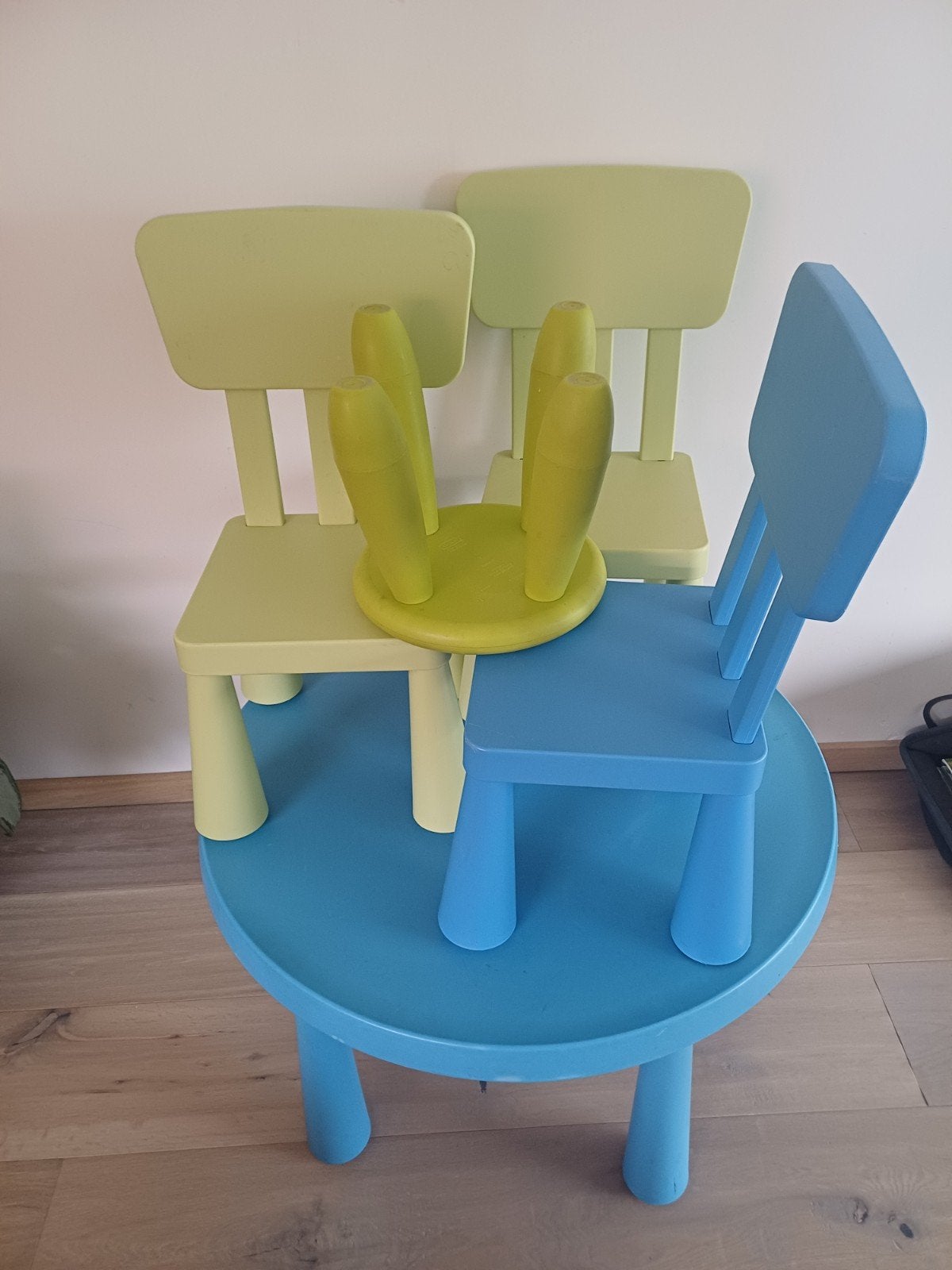 Ikea kindertafel met 4 stoelen, Enlèvement, Chaise(s)