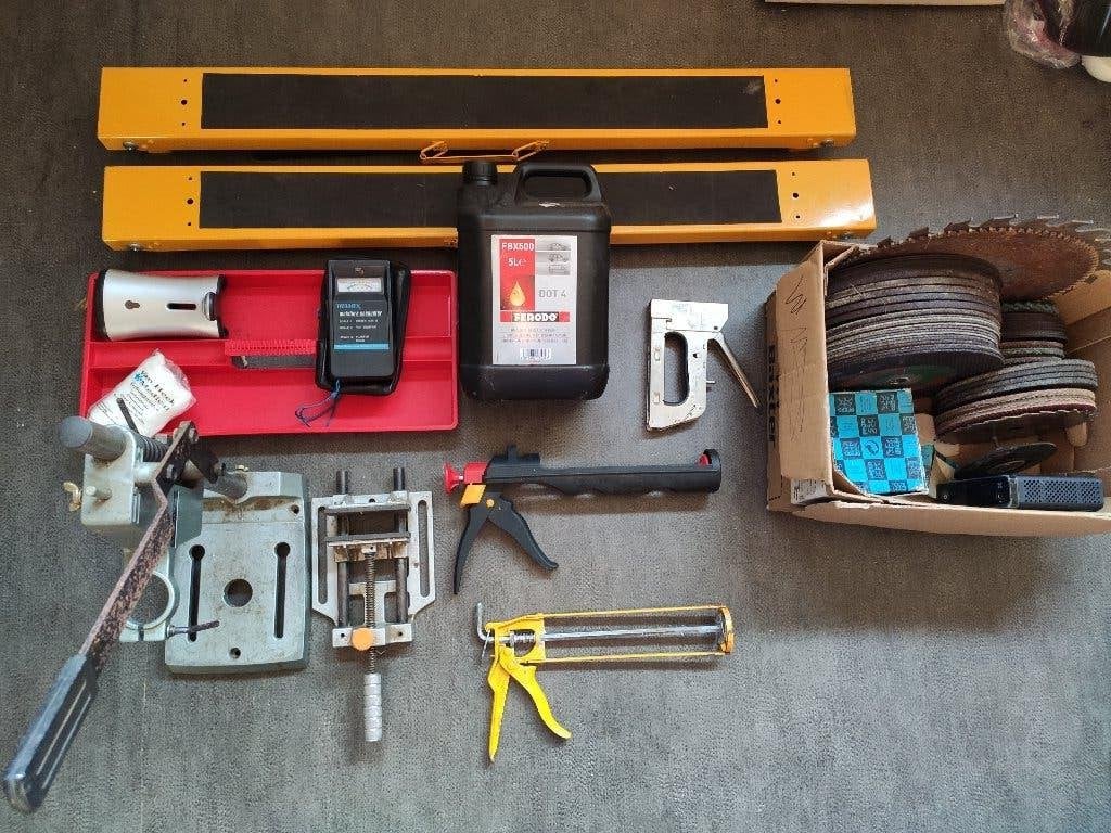 lot outillage - spot, disk, dot4, Tréteau, pistol, colonne, Enlèvement, Comme neuf, Stanley