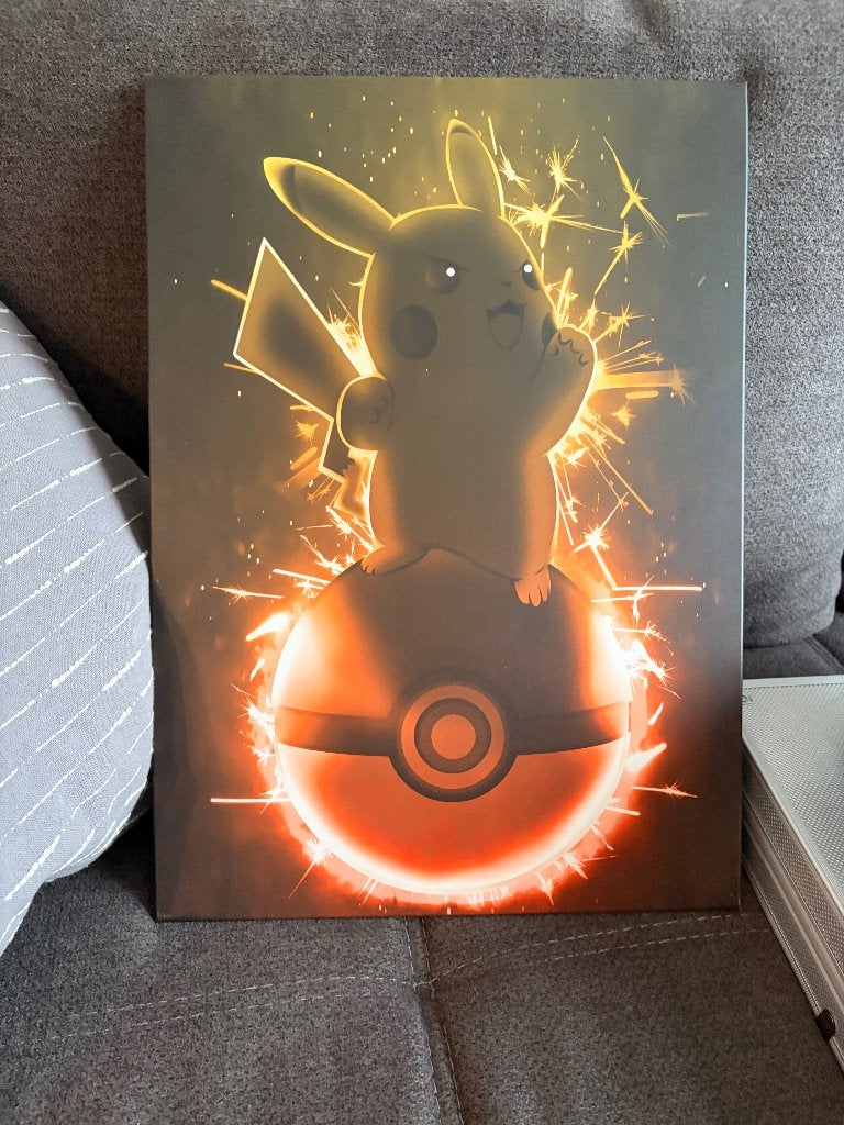 Displate Pickachu, Verzamelen, Posters, Ophalen, Rechthoekig Staand, Zo goed als nieuw, A1 t/m A3
