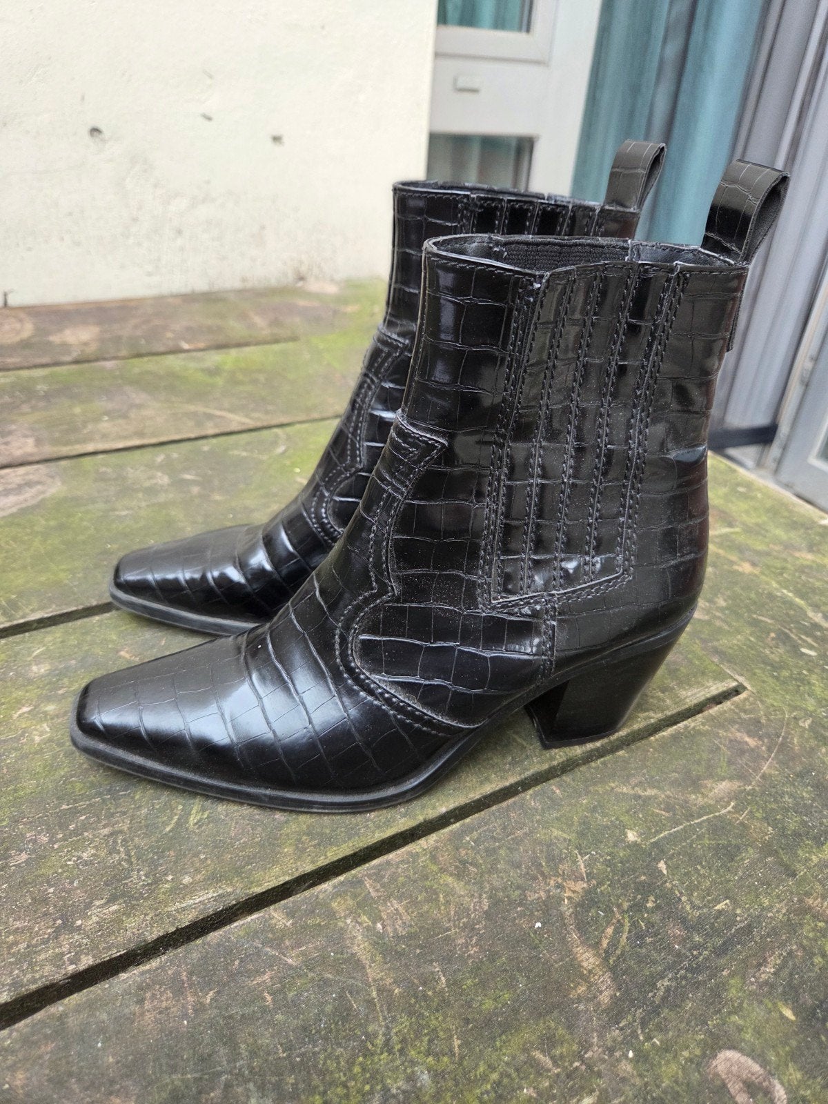 Stradivarius 39., Kleding | Dames, Schoenen, Zwart, Lage of Enkellaarzen, Ophalen of Verzenden, Zo goed als nieuw