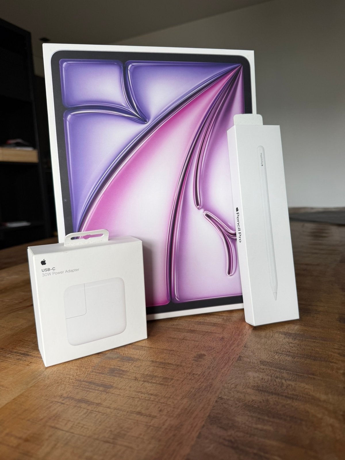 iPad Air 13” M3 128GB Purple + Apple Pencil Pro + lader, Ophalen, 13 inch of meer, Overige kleuren, Apple iPad Air