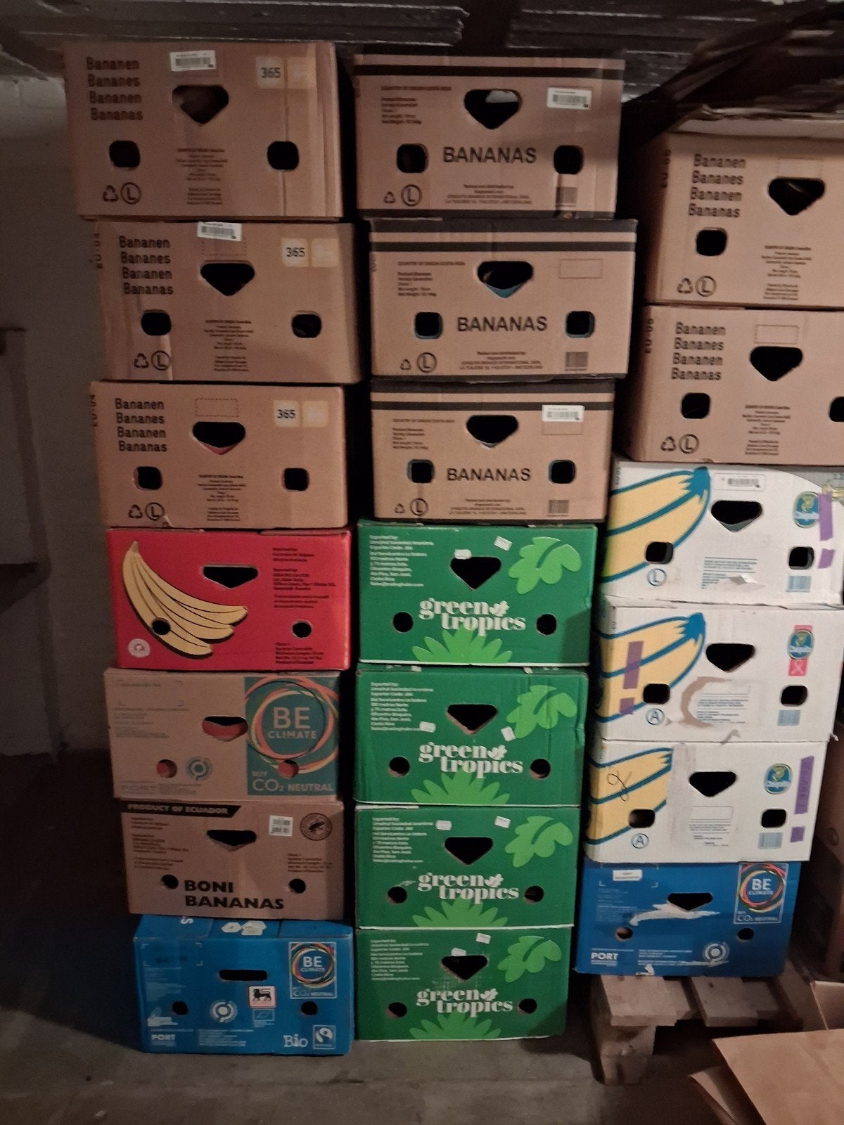 Bananendozen, Ophalen