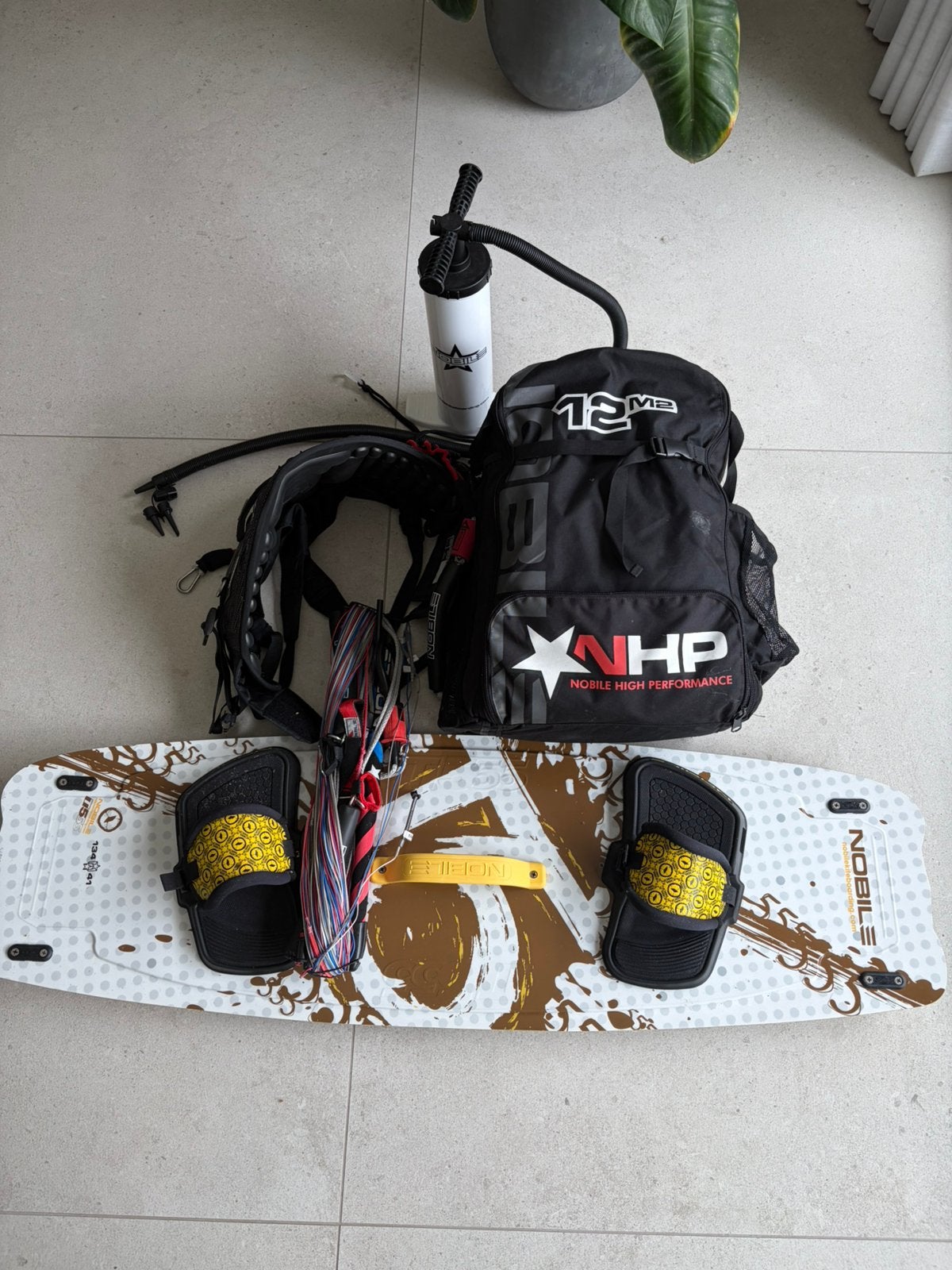 Kitesurf set, Sports nautiques & Bateaux, Kitesurf, Double astuce, Enlèvement, 12 m², Ensemble de kite