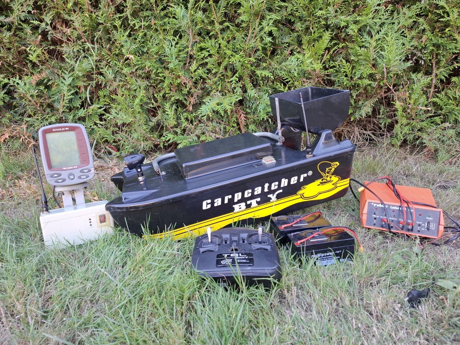 voerboot carpcatcher BT5 met fishfinder en garantie, Sports nautiques & Bateaux, Pêche à la ligne | Carpes, Enlèvement ou Envoi