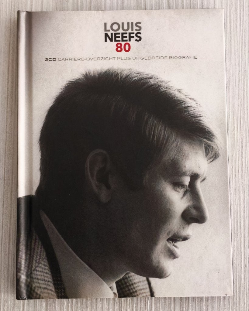 LOUIS NEEFS 80 (bookbox met 2 CD's + 80 blz. biografie), CD & DVD, CD | Néerlandophone, Enlèvement ou Envoi, Comme neuf, Chanson réaliste ou Smartlap