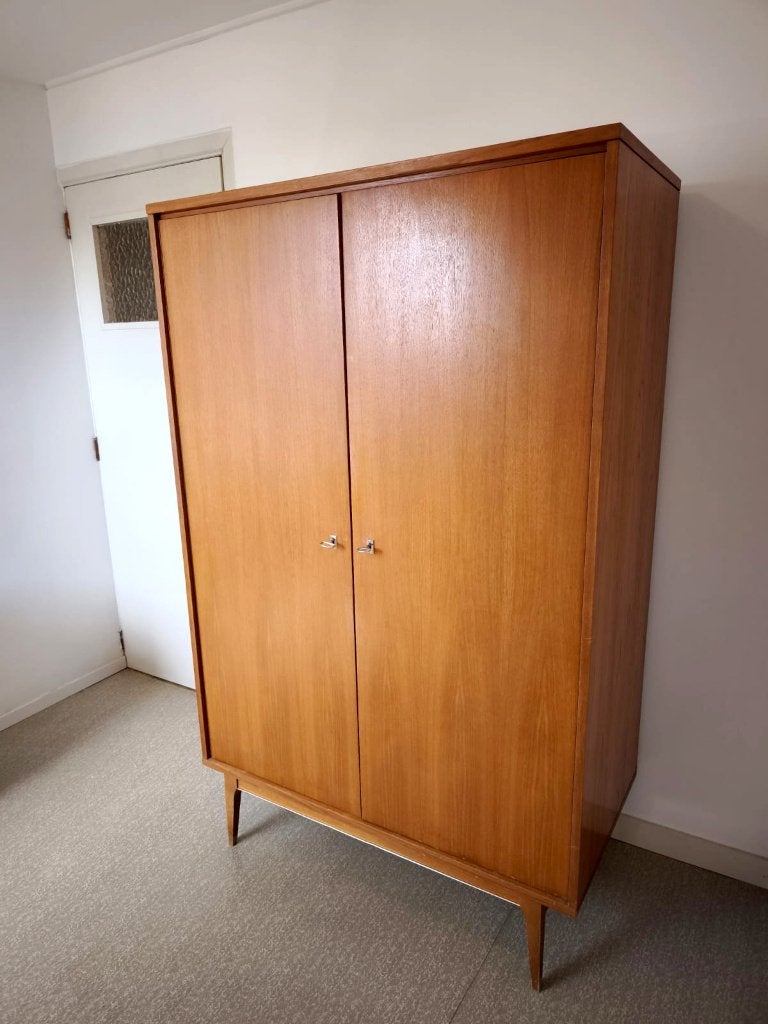 Prachtige vintage kast jaren 60 – Teak, Huis en Inrichting, Ophalen, Gebruikt, Eenpersoons, Uit de jaren 60 in Mid-Century Modern stijl.