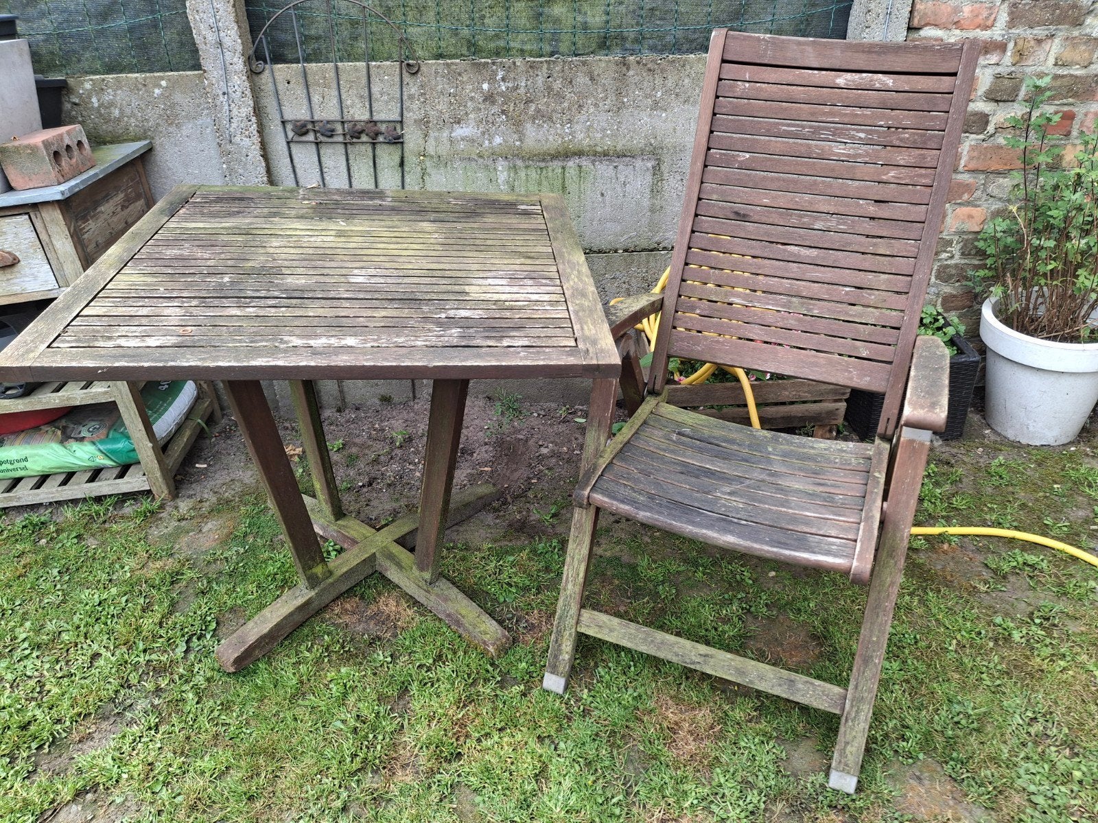Houten tafel en stoel gratis, Enlèvement, Chaise
