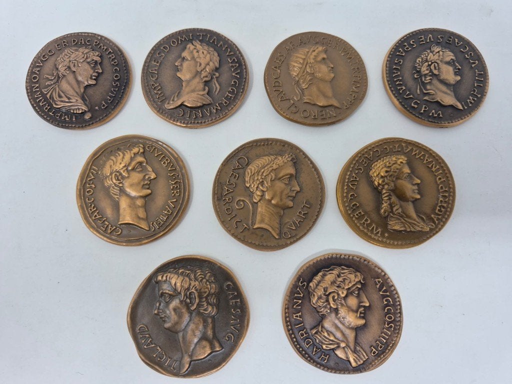 9 medailles, met portretten van Romeinse keizers, Timbres & Monnaies, Enlèvement