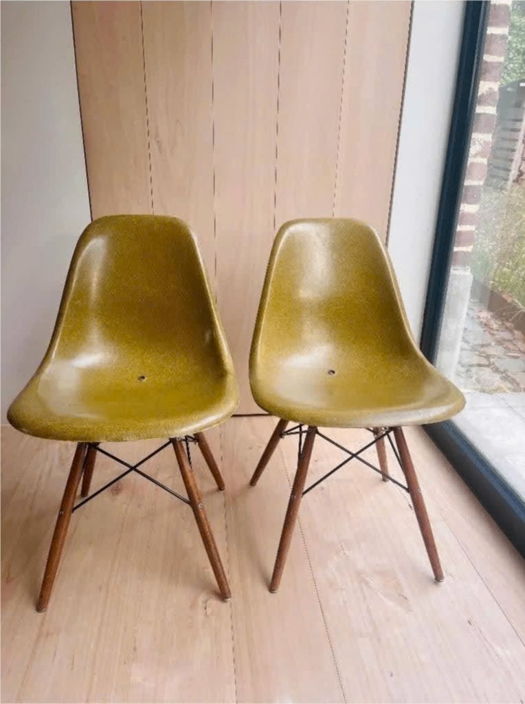 2 Eames stoelen, Huis en Inrichting, Stoelen, Ophalen, Gebruikt, Overige kleuren, Twee