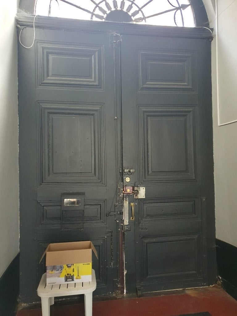 Grote houten poort van herenhuis, Ophalen, Vouwdeur, Gebruikt, Hout
