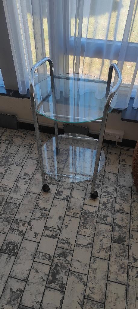 Ronde glazen bijzettafel met wieltjes, Huis en Inrichting, Ophalen, Minder dan 55 cm, Gebruikt, Rond