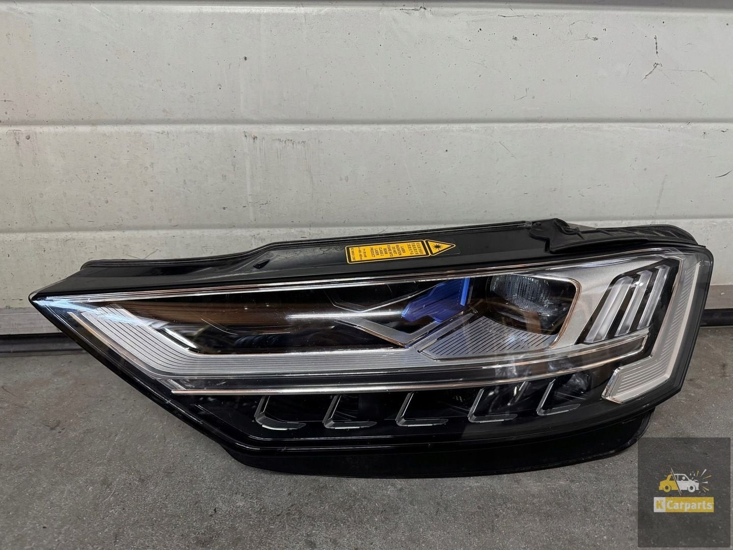 4N0941085 Audi A8 S8 D5 Phare avant gauche Full LED Laser 4N, AUDI AG, Auto-Union-Strasse 1
85045  Ingolstadt, DE, Audi, Utilisé