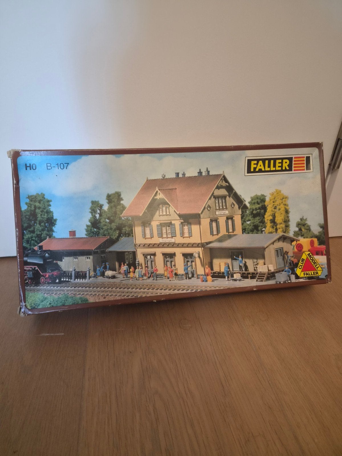 Faller B-107 station Güglingen – H0 – modelbouwdoos, Hobby & Loisirs créatifs, Enlèvement ou Envoi, Comme neuf, Pont, Tunnel ou Bâtiment