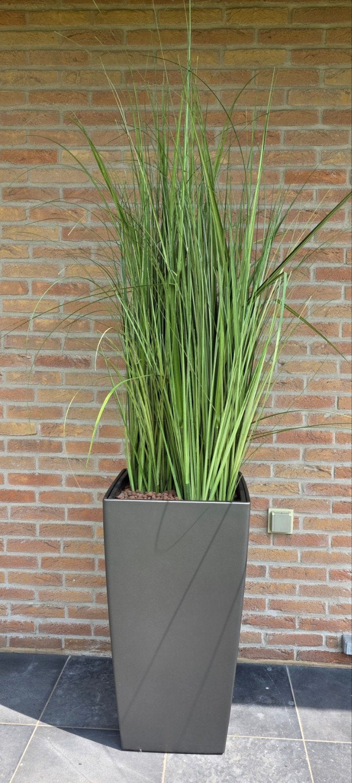 2 stuks kunstgras in luxe Lechuza kunststof sierpot, Tuin en Terras, Bloembakken en Plantenbakken, Ophalen, Kunststof