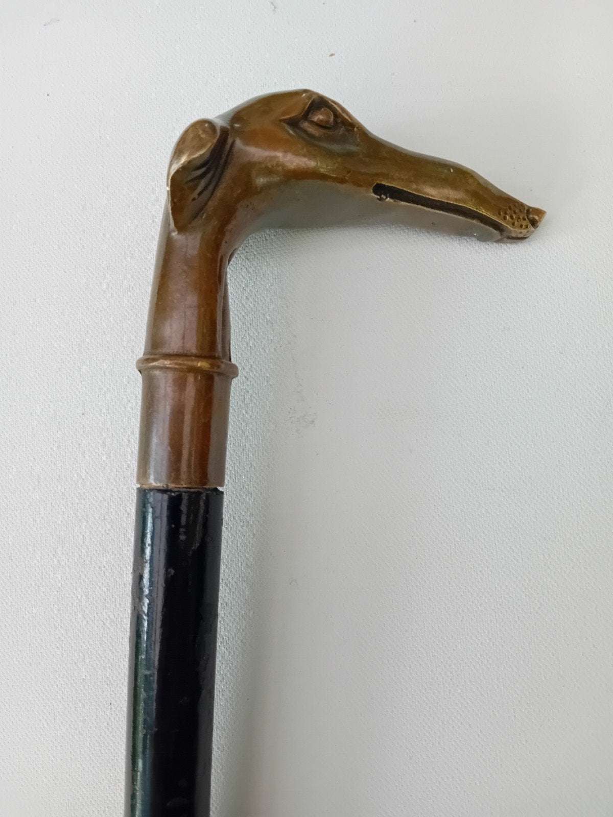 Bâton de marche Greyhound en cuivre antique, Envoi