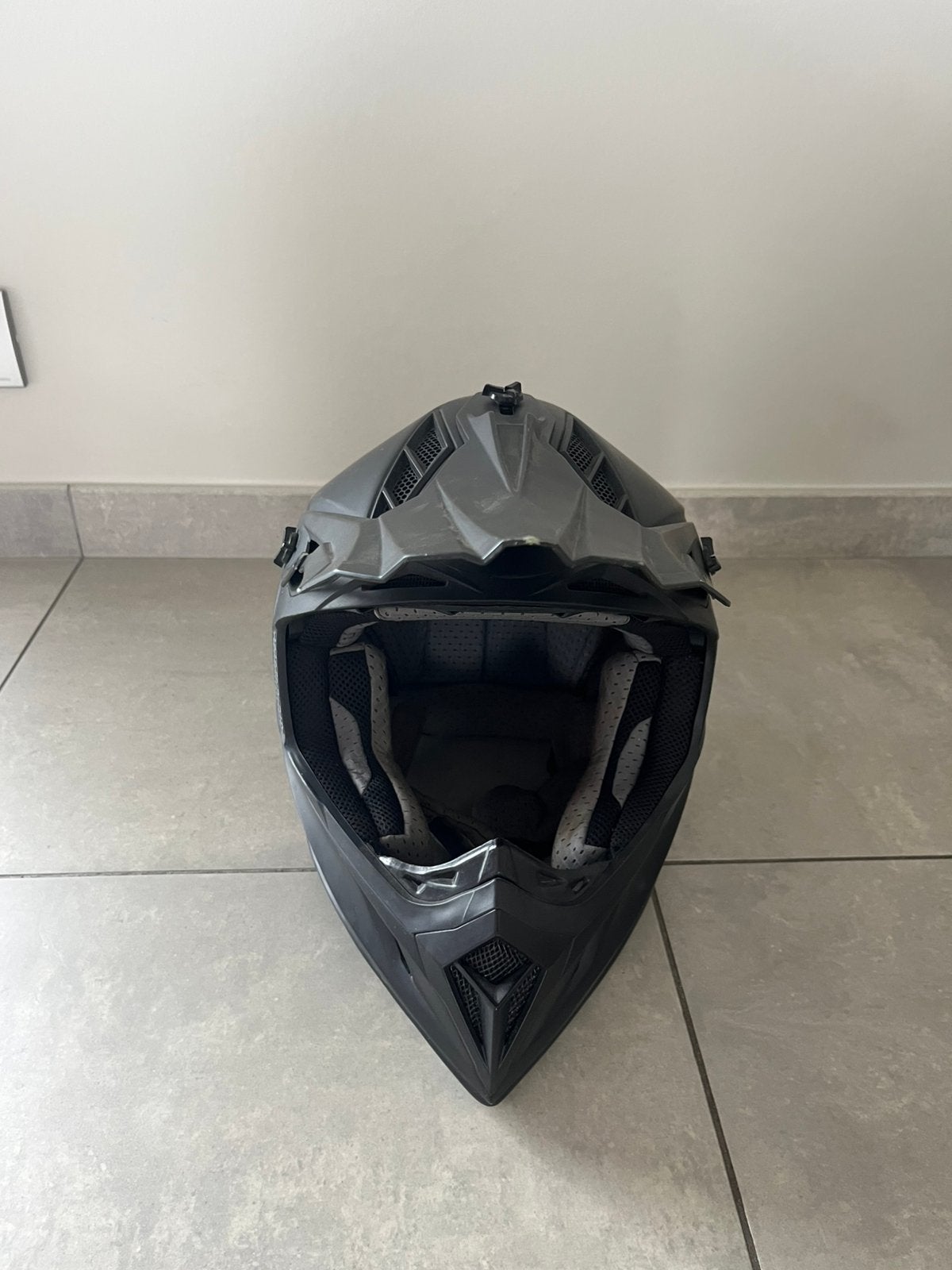IXS crosshelm, Motoren, Ophalen, L