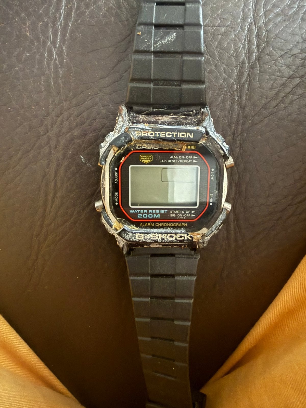 Casio dw5000 a restaurer, Bijoux, Sacs & Beauté, Enlèvement ou Envoi
