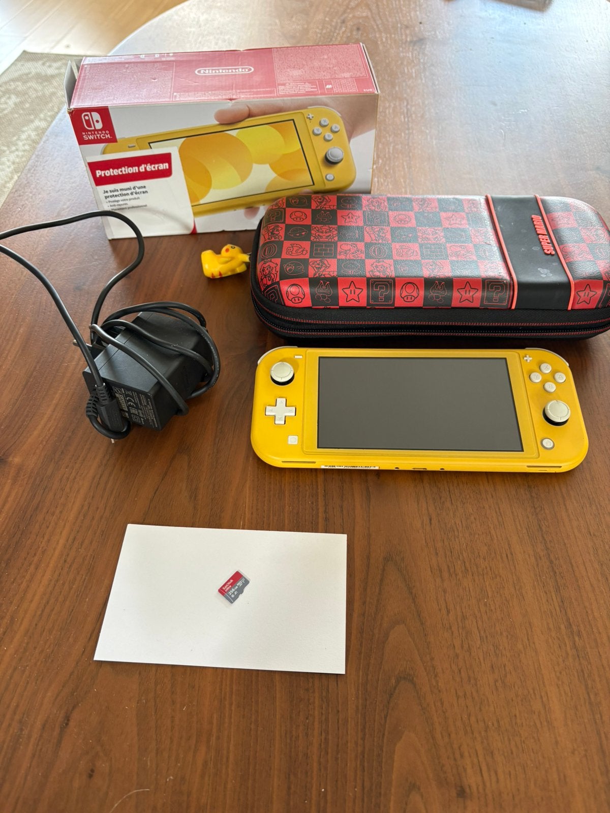 Nintendo switch + carte micro SD, Enlèvement, Jaune, Comme neuf, Avec housse de protection ou sac