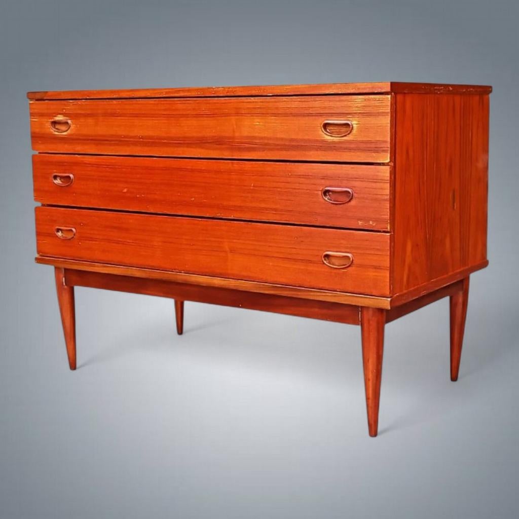 Sideboard Vintage commode Oswald Vermaercke V-form 1960's, Antiquités & Art, Antiquités | Meubles | Tables, Enlèvement