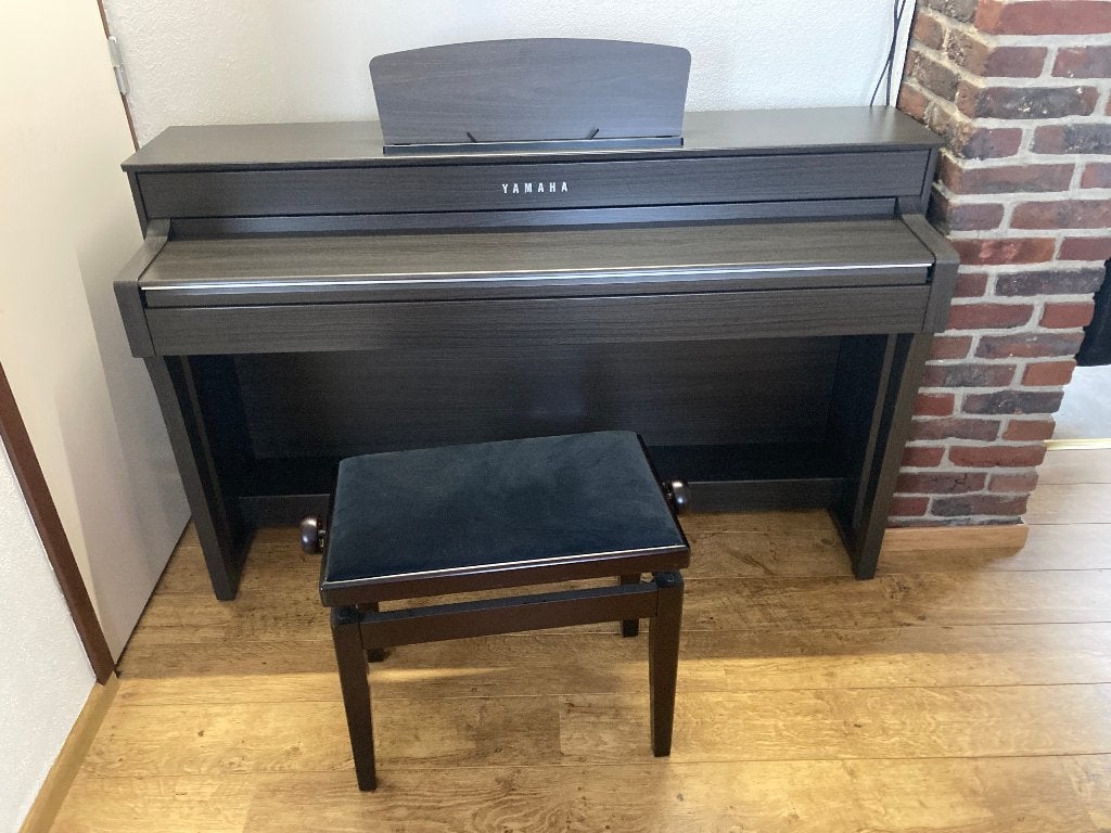 Yamaha Clavinova CLP 635 (Donker bruin) (Incl. pianobank), Ophalen, Bruin, Digitaal, Zo goed als nieuw