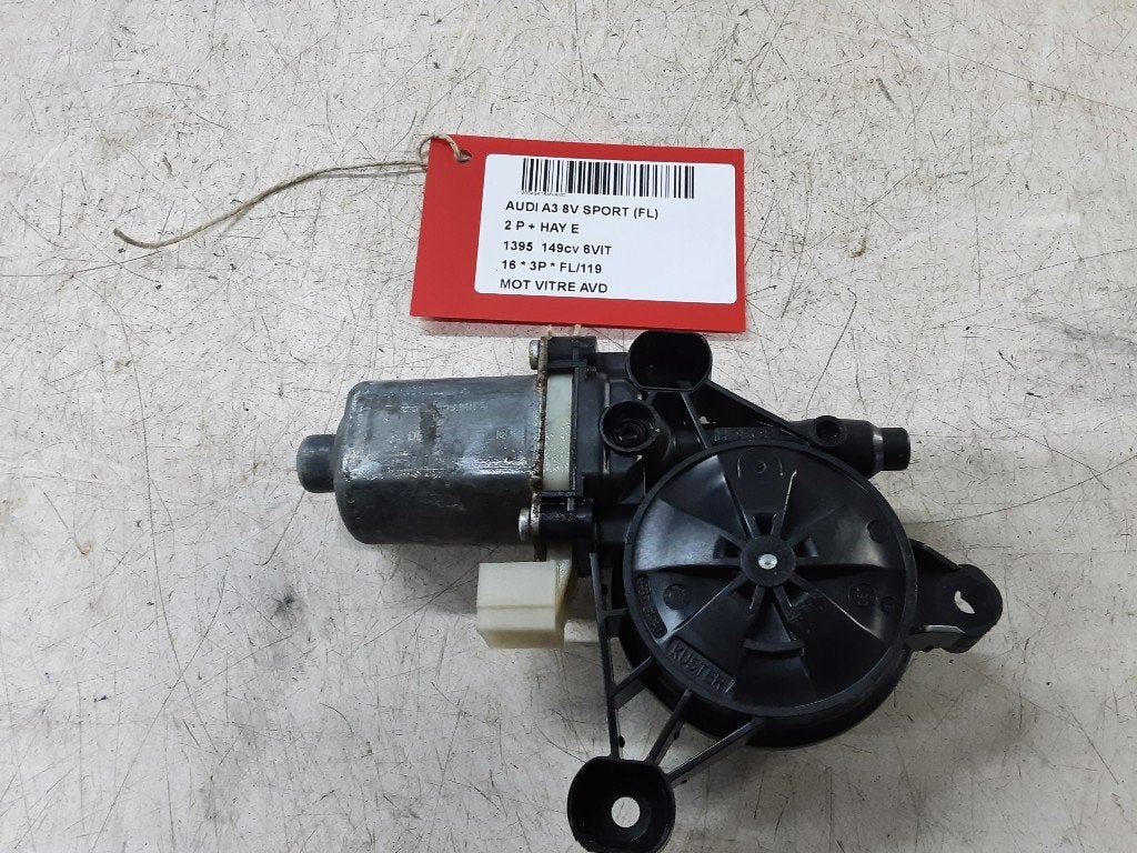 MOTEUR LEVE VITRE ELECTRIQUE AVANT DROIT A3 (8V1 / 8VK), Auto-Union-Straße  1,
85057  Ingolstadt, DE, Info@audi.de, Audi, Utilisé
