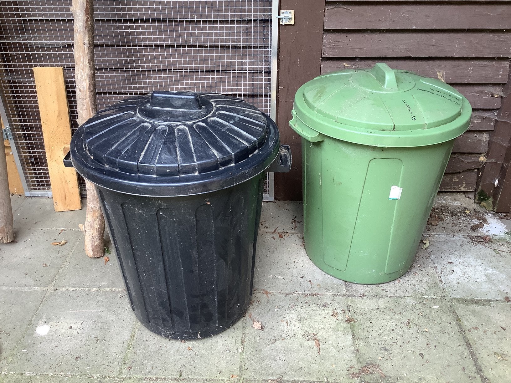 10 straatvuilbakken, 40 liter of meer, Ophalen, Gebruikt, Kunststof