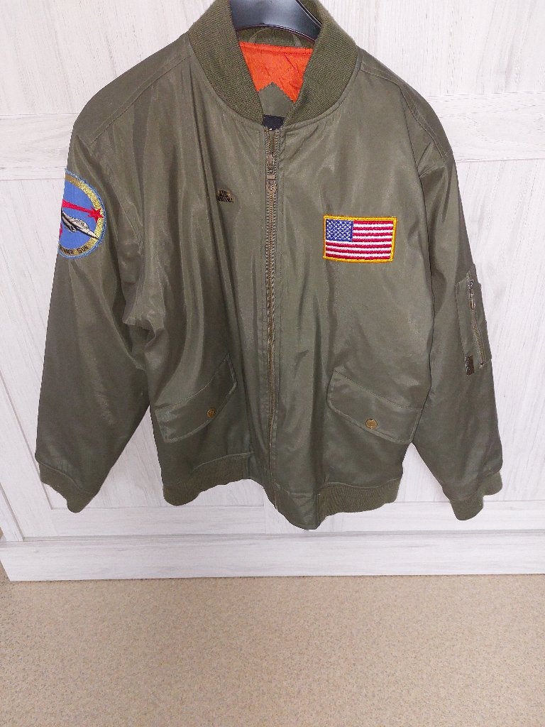 Kaki militaire jas met T.L-pinnen van de luchtmacht, Ophalen of Verzenden, Luchtmacht, Kleding of Schoenen