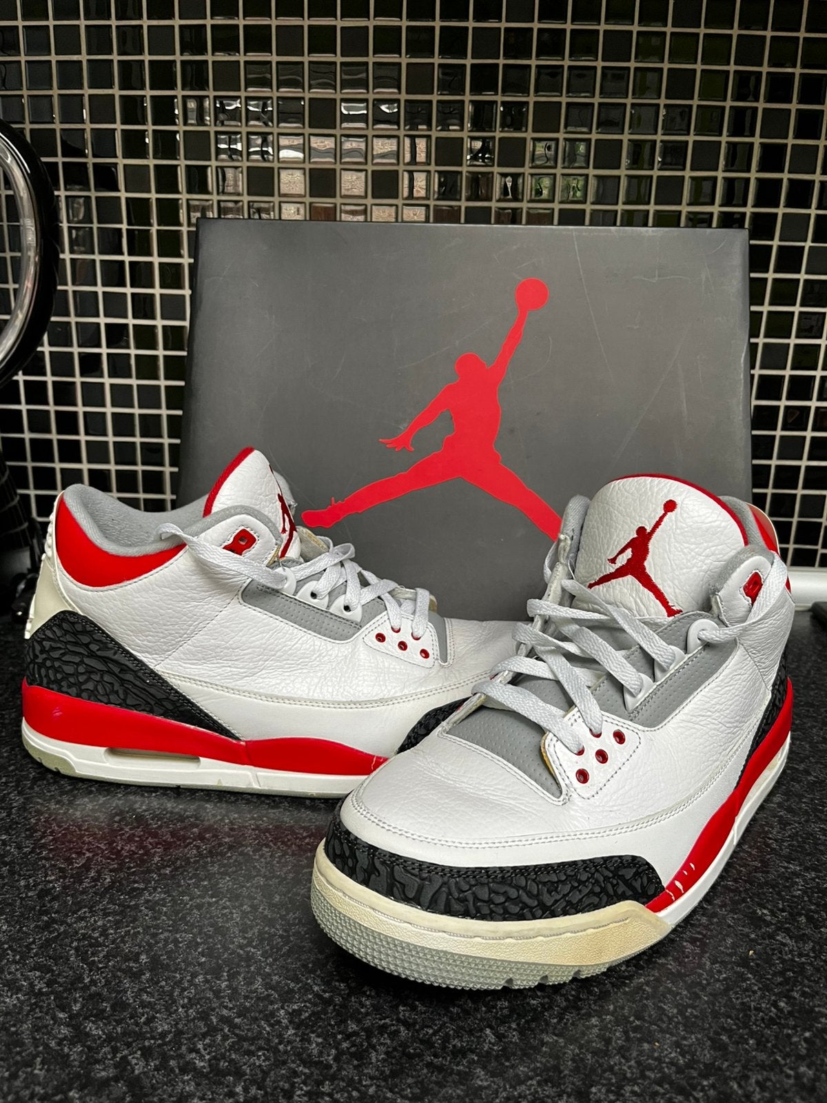 Air Jordan 3 rétro US13, Vêtements | Hommes, Chaussures, Enlèvement ou Envoi, Porté, Chaussures de sport