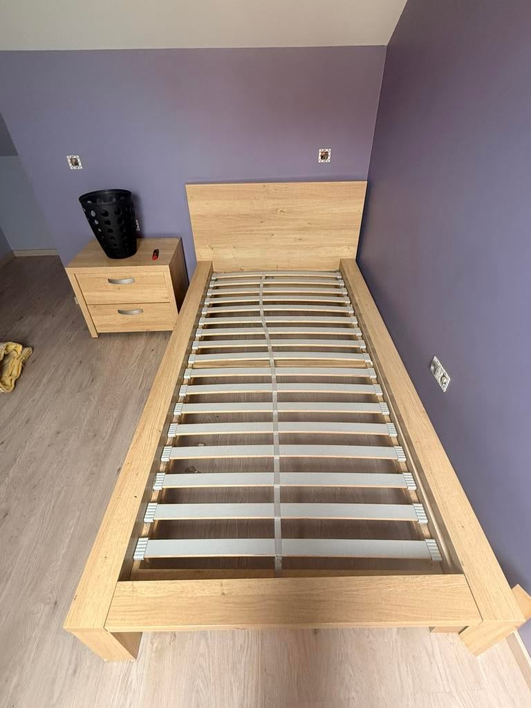 1 persoonsbed met nachtkastje, Huis en Inrichting, Slaapkamer | Bedden, Ophalen of Verzenden, Gebruikt