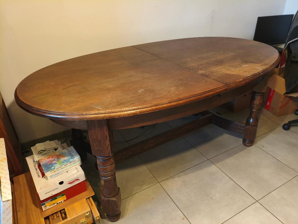 ovalen eiken goed gebouwde tafel, 150 à 200 cm, 100 à 150 cm, Utilisé, Chêne