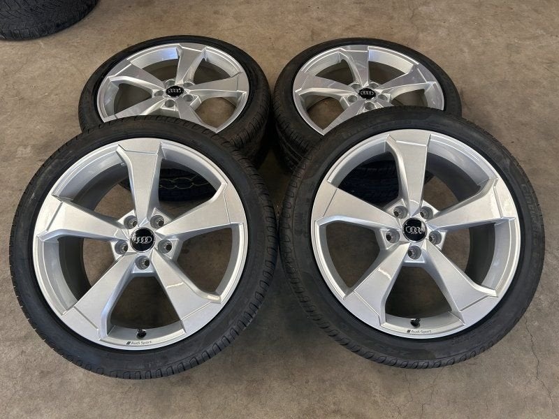 19 inch originele rotor velgen + zomerbanden Audi Q2 8V06010, Auto-onderdelen, 19 inch, -, -, Banden en Velgen