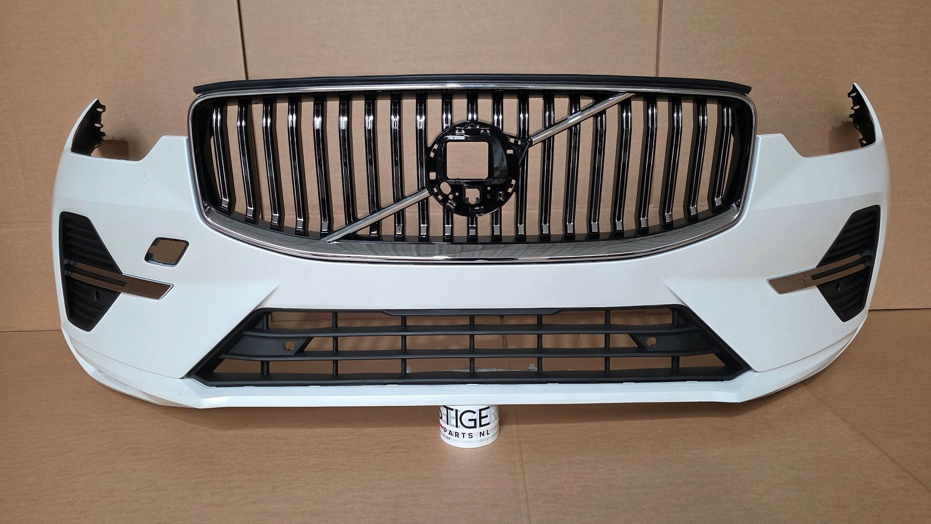Voorbumper Volvo XC60 II Facelift 2021-2025 FACELIFT BUMPER, -, Origine de la pièce connue, Utilisé, -