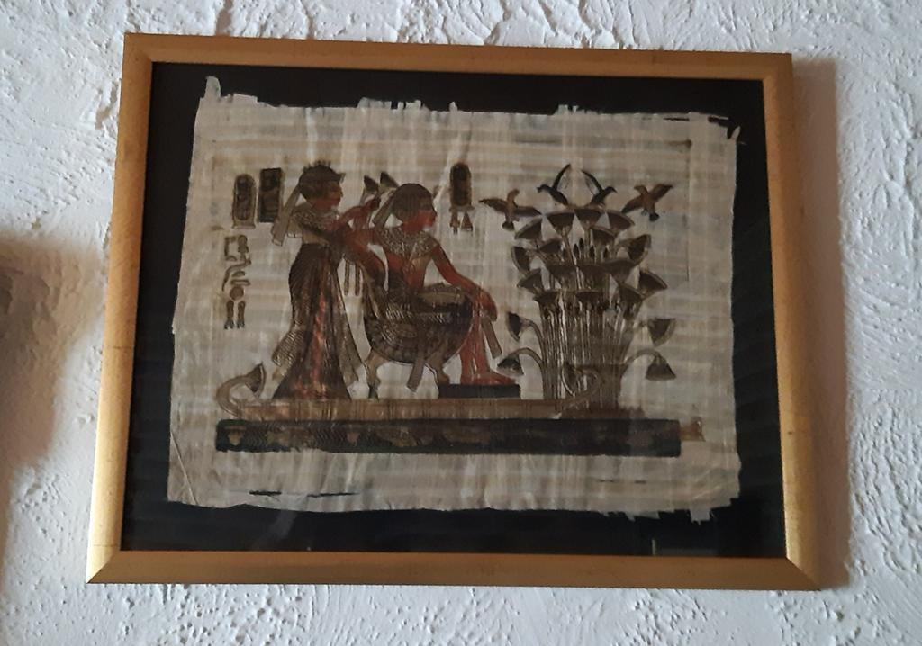Peinture sur papyrus., Enlèvement