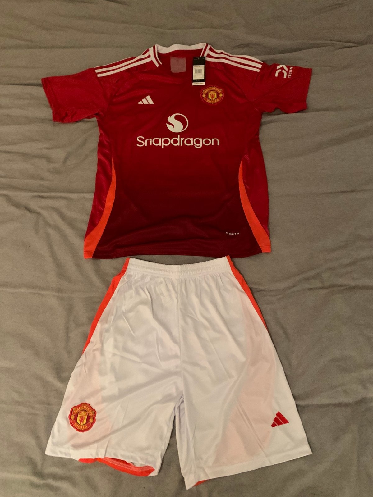 Kit Manchester United  - Shirt et Short, Taille L, Enlèvement ou Envoi, Comme neuf, Maillot