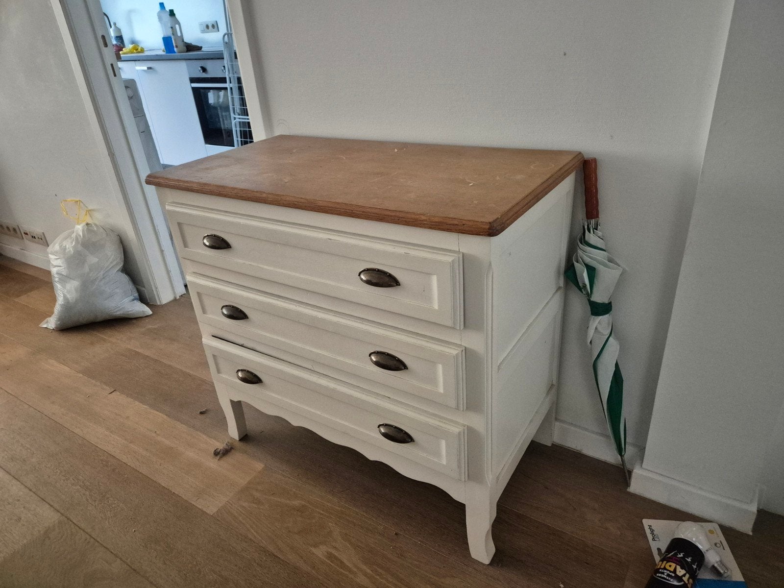 petite commode bois massif . 3 tiroirs, Enlèvement