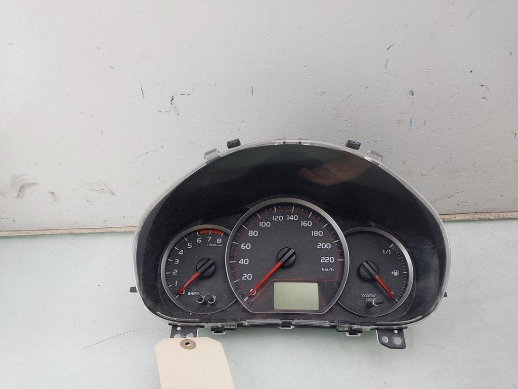INSTRUMENTS DE BORD Toyota Yaris III (P13) (|838000DR50|), Kundenbetreuung@toyota.de, Toyota, Utilisé, Toyota-Allee 2
50858  Köln, DE