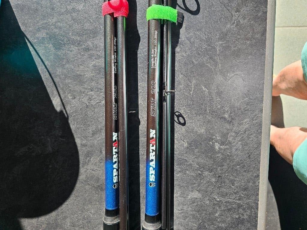 2 zee hengels spartan surf  met molen voor 100 euro samen, Ophalen, Nieuw, Complete hengel