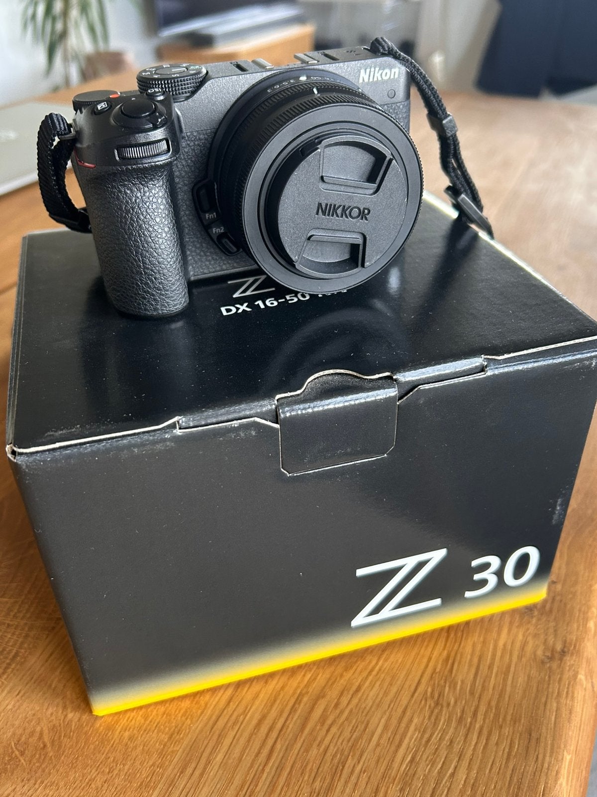 Nikon Z30 met cameralens 16-50mm, Ophalen of Verzenden, Zo goed als nieuw, USB-kabel, Nikon