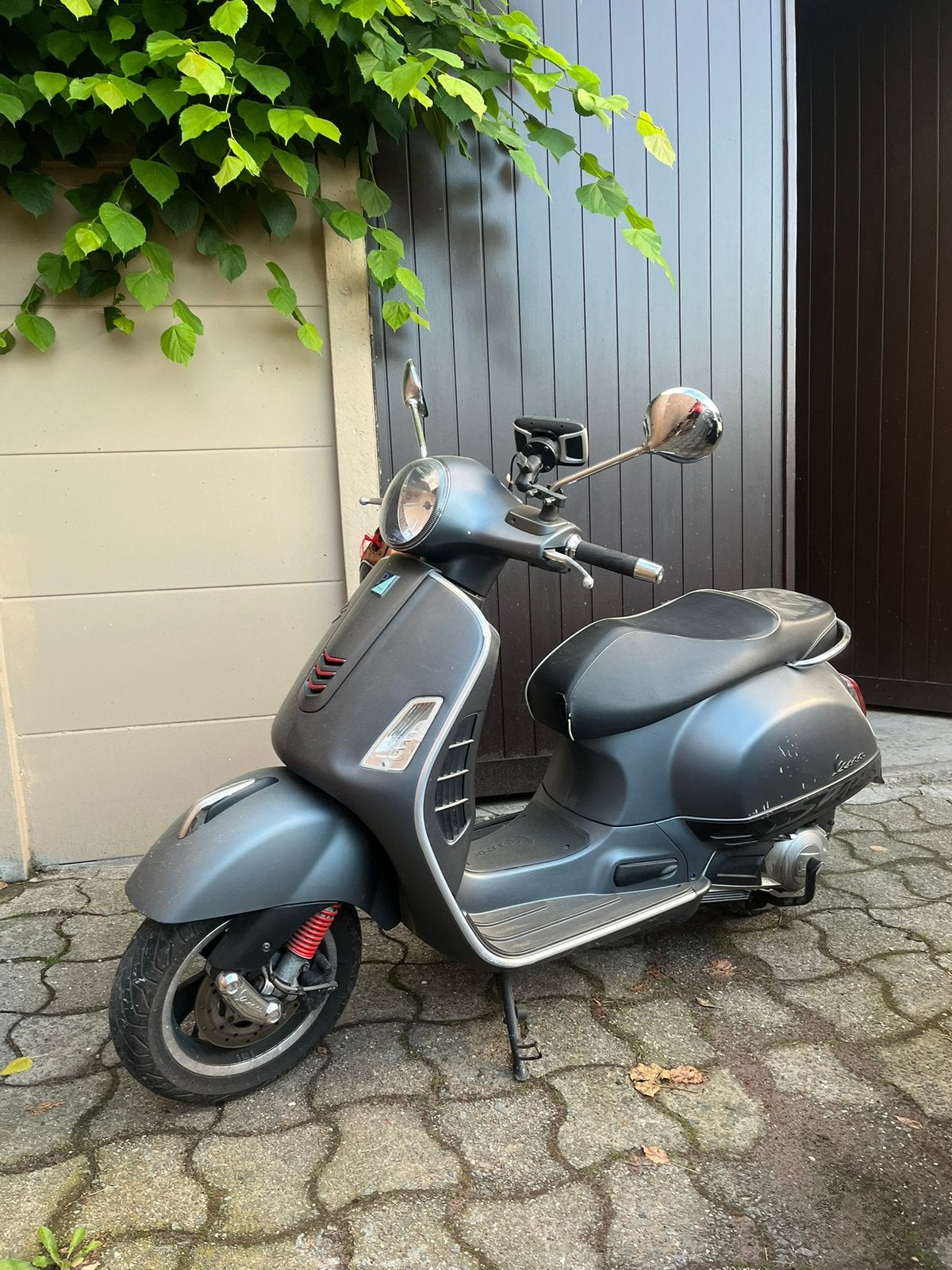 Vespa gts 125, Fietsen en Brommers, Scooters | Vespa, Ophalen, Zo goed als nieuw