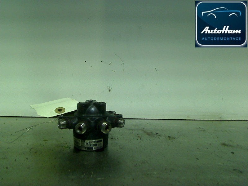 RAMPE D'INJECTION Renault Megane II (BM / CM), Utilisé, Renault