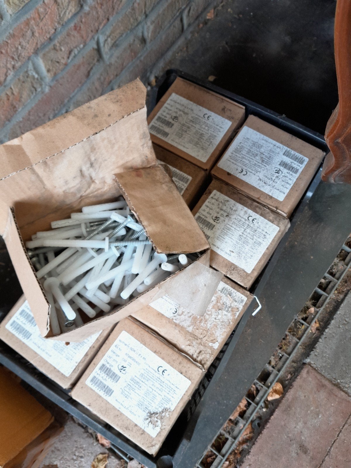 pluggen, Bricolage & Construction, Quincaillerie & Fixations, Enlèvement, Chevilles