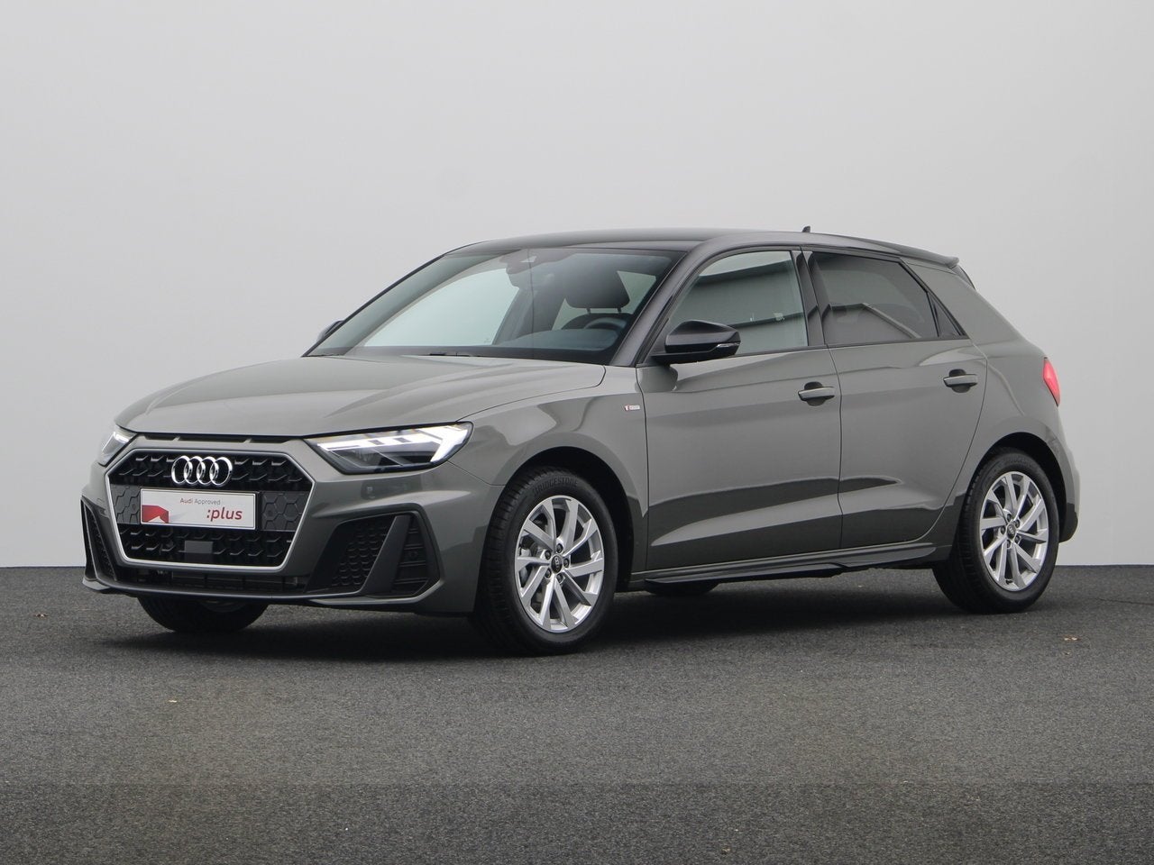 Audi A1 Sportback Audi A1 Sportback Prestige Edition 25 TFSI, Auto's, Automaat, A1, Berline, Zilver of Grijs