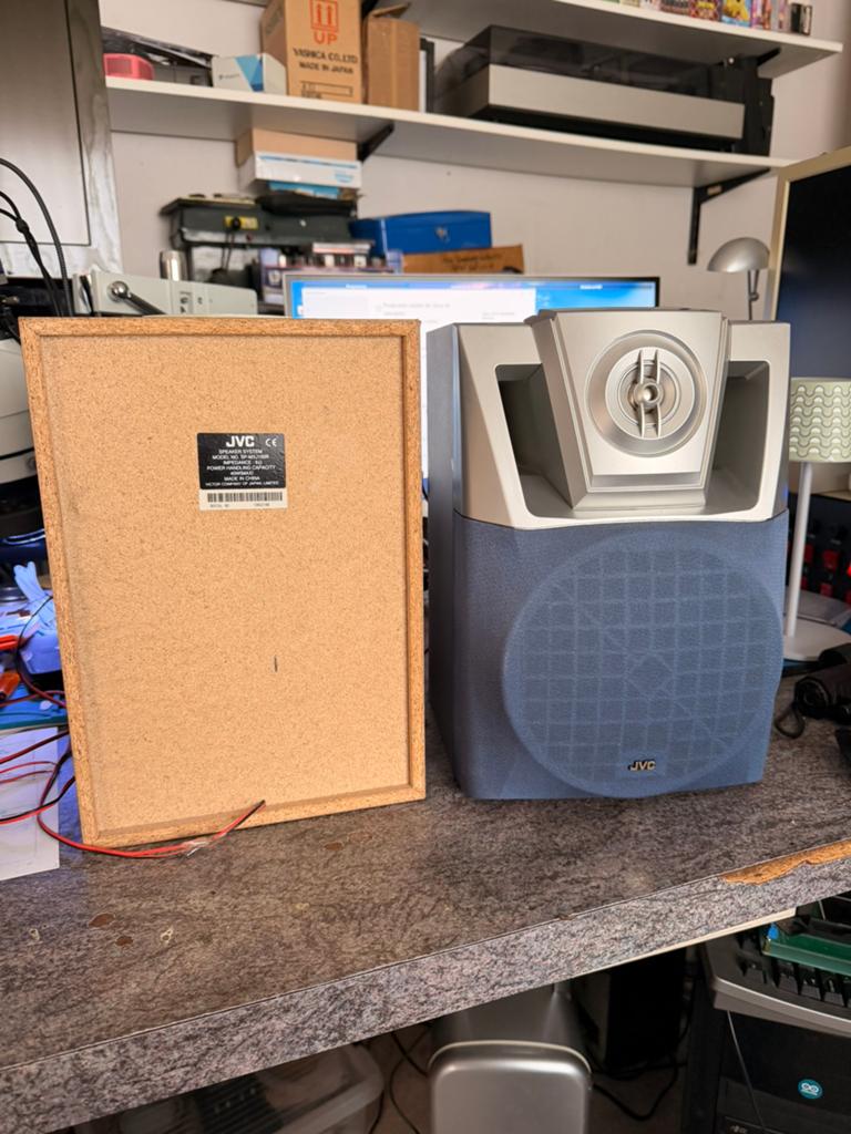 Haut parleur JVC, TV, Hi-fi & Vidéo, Enlèvement, Comme neuf, Moins de 60 watts, JVC