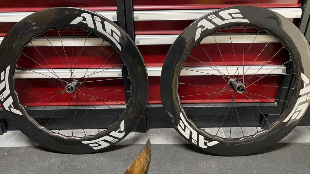Handgespaakte AIE Carbon Wielen 80 mm | Tubeless | Disc, Ophalen of Verzenden, Zo goed als nieuw, Carbon, Schijfrem