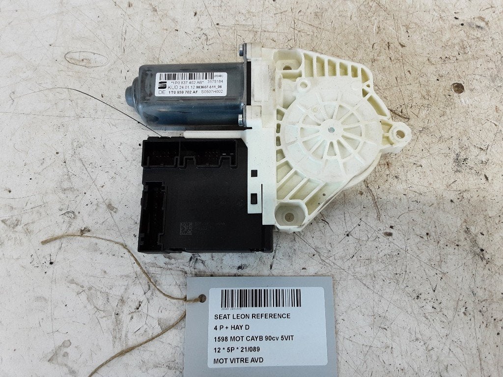 MOTEUR LEVE VITRE ELECTRIQUE AVANT DROIT Seat Leon (1P1), Utilisé, Avant, Seat