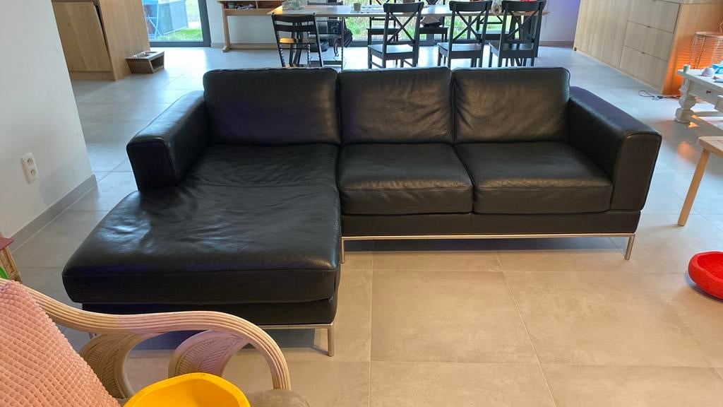 Zwarte leren zetel Ikea, Huis en Inrichting, Ophalen, Gebruikt, 125 tot 150 cm, Modern strak