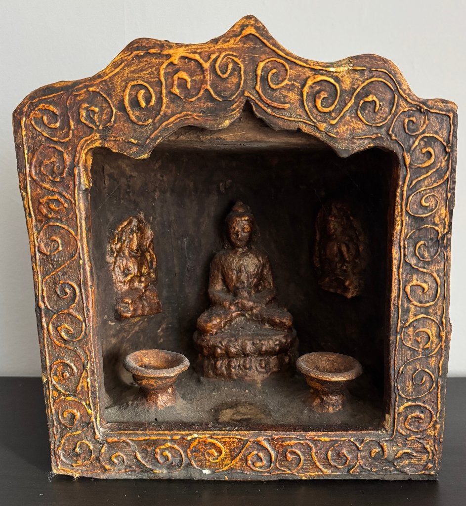 Oud Boeddha-altaar of tempel in hout en klei uit Nepal, Gesneden, Ophalen of Verzenden, 26 cm, Overige herkomsten