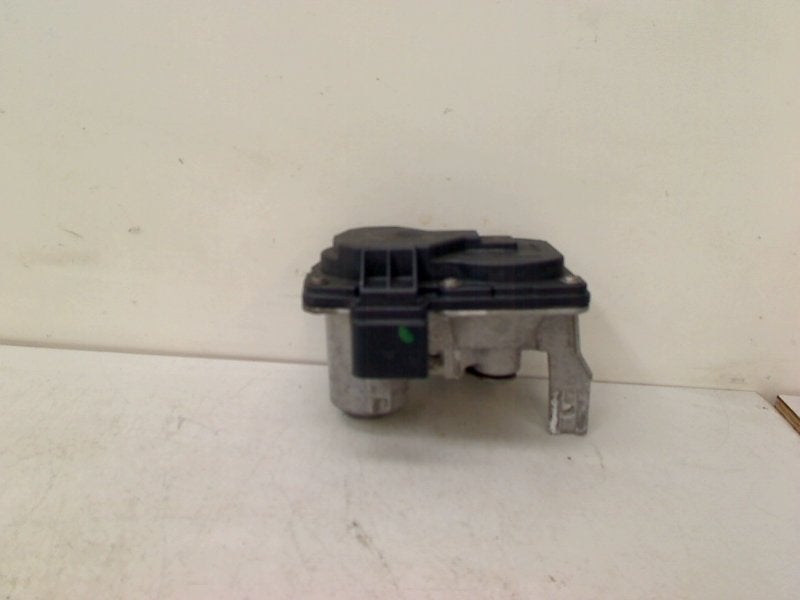 éCHAPPEMENT gasklep A3 Limousine (8VS / 8VM) (5Q0253691H), Auto-Union-Straße  1,
85057  Ingolstadt, DE, Info@audi.de, Audi, Utilisé