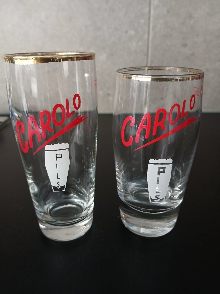 Deux anciens verres CAROLO PILS de taille différentes, Collections, Marques de bière, Utilisé, Verre ou Verres, Autres marques