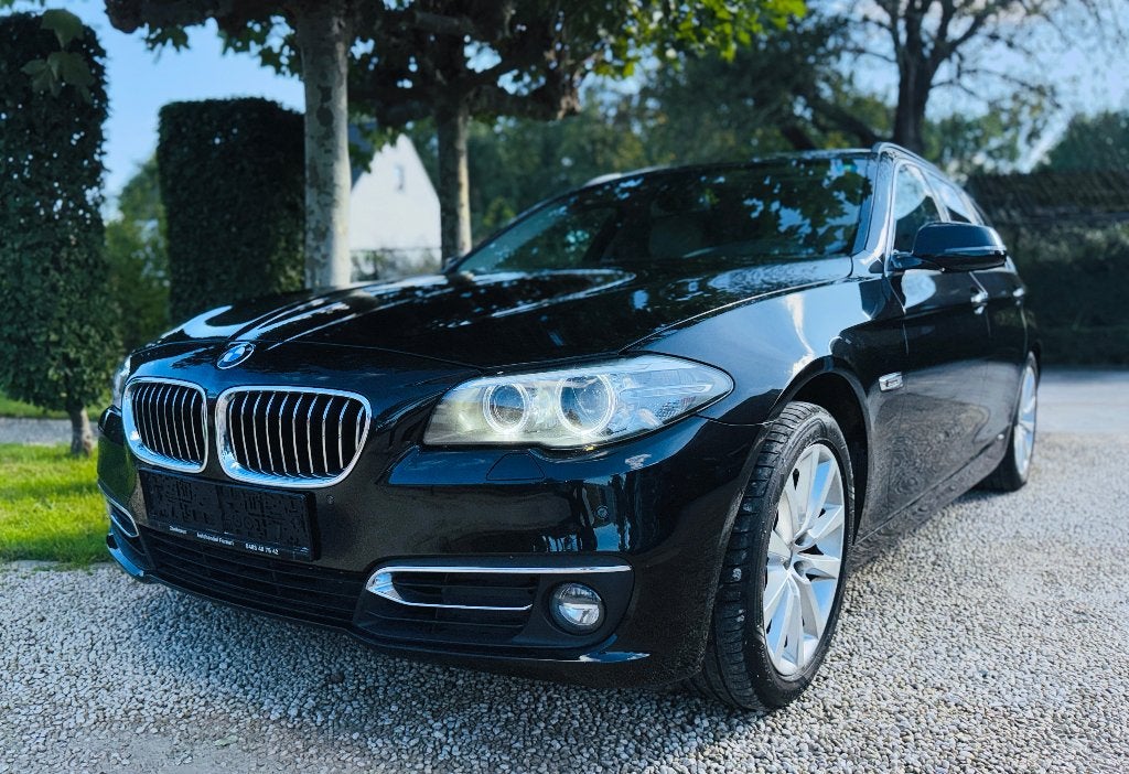 BELLE VOITURE BMW 520D BREAK LUXURY LINE, EN CUIR/PANO/XÉNON, Cuir, Entreprise, Entretenue par le concessionnaire, 5 portes